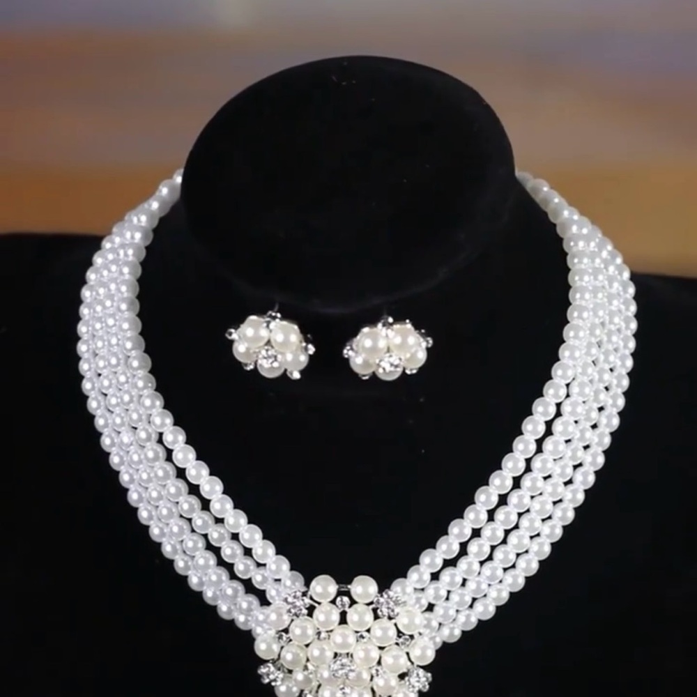 Sophisticated Pearl Multi-Strand Necklace - Picture 3 of 3
